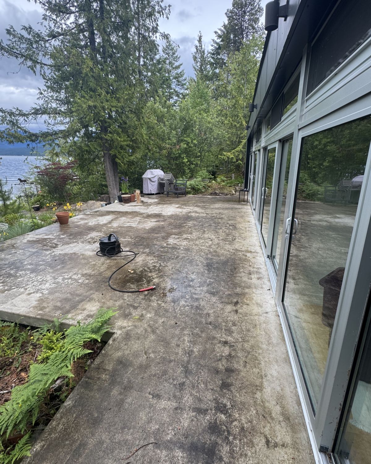 Patio before pressure washing