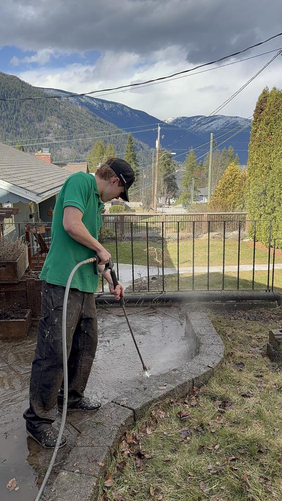 Pressure washing service